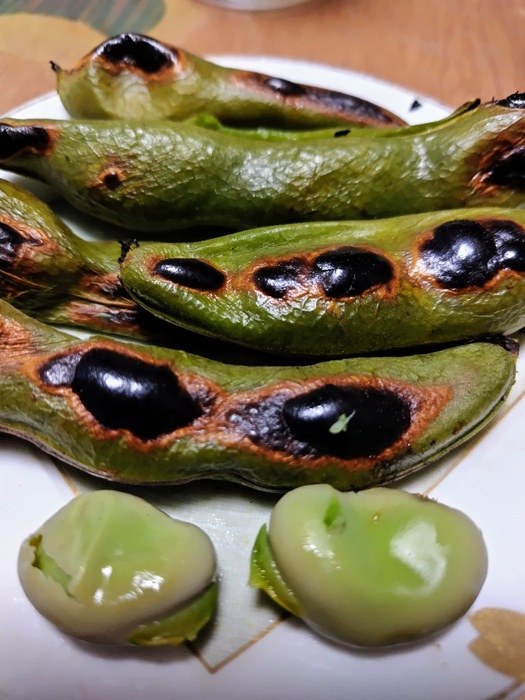 そら豆の莢ごとグリル焼き